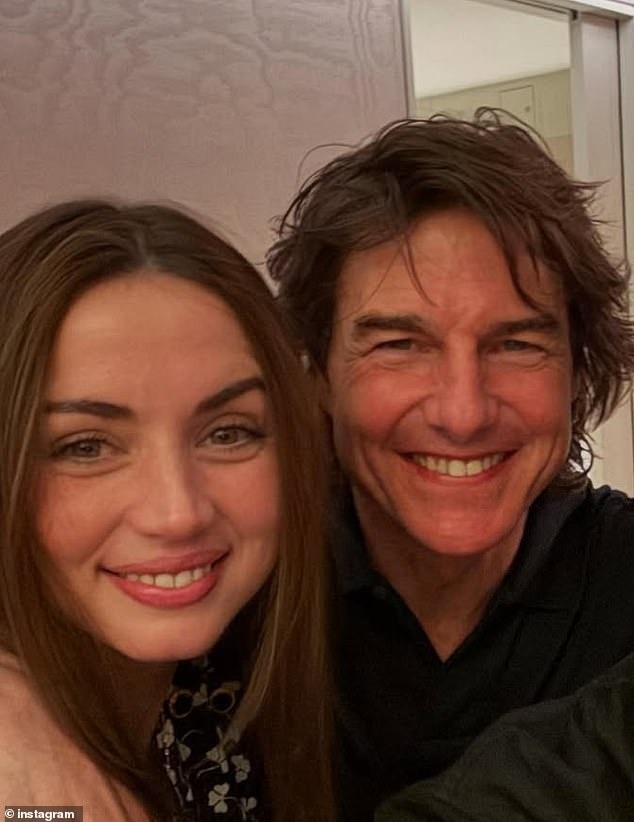 Tom Cruise,  Ana de Armas,  hen ho anh 1
