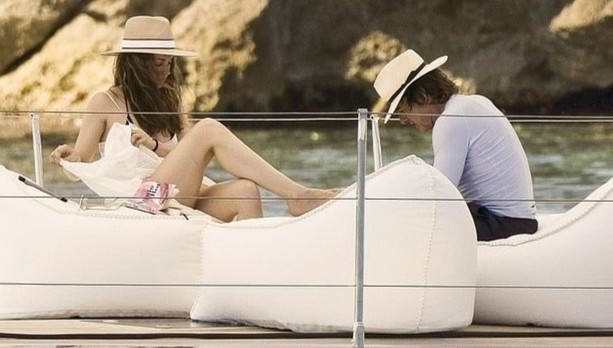 Tom Cruise hen ho gay ban tan hinh anh