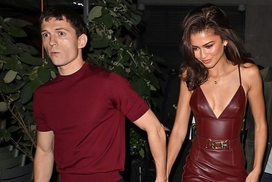 'Nguoi Nhen' Tom Holland chua the cuoi Zendaya hinh anh