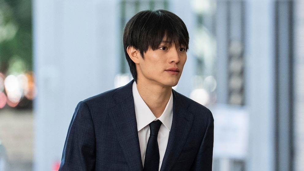 Dien bien vu ca si Nhat tan cong tinh duc hinh anh