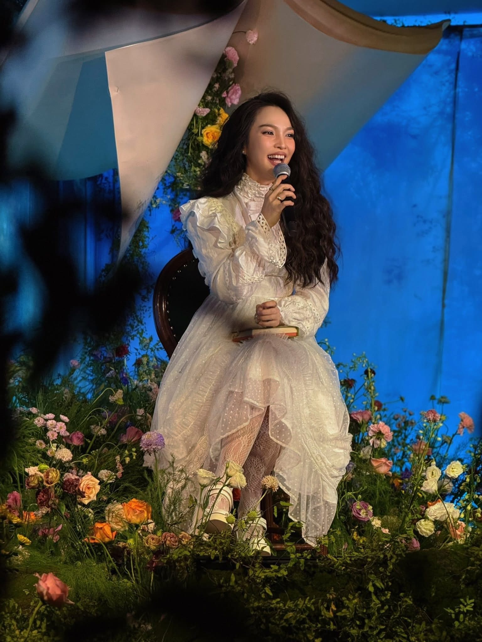 cuoc song cua ca si anh 5