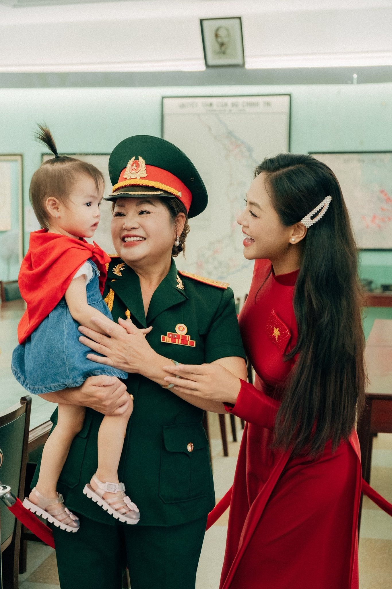 sao Viet mac ao dai anh 4