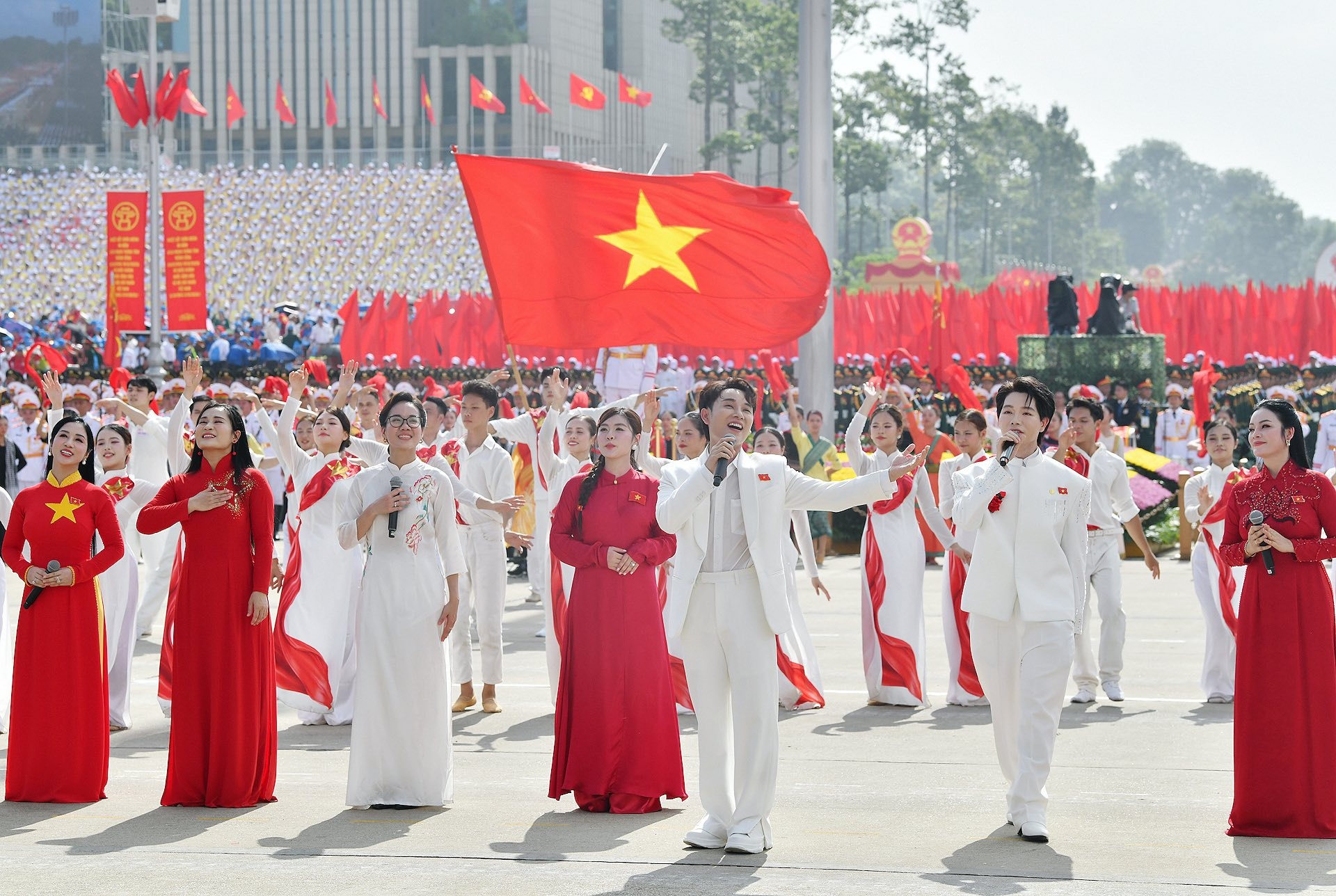 ca si Viet Nam anh 1