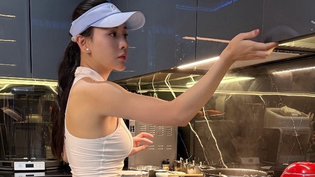 Phuong Oanh tren phim va doi thuong hinh anh