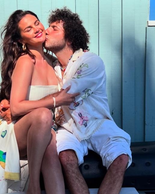 Lễ cưới của Selena Gomez và Benny Blanco gây sốt Hollywood