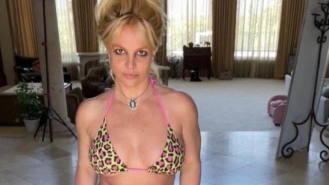 Britney Spears gay lo lang hinh anh