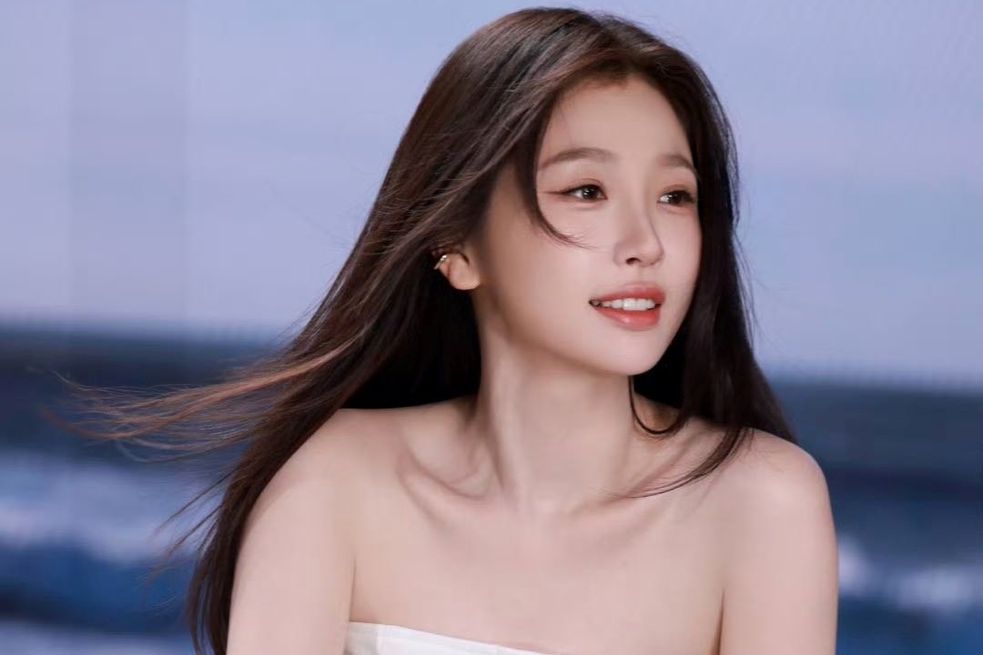 My nhan khien dong nghiep thao chay hinh anh