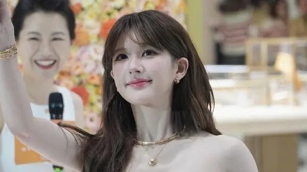 Trieu Lo Tu tuc gian hinh anh