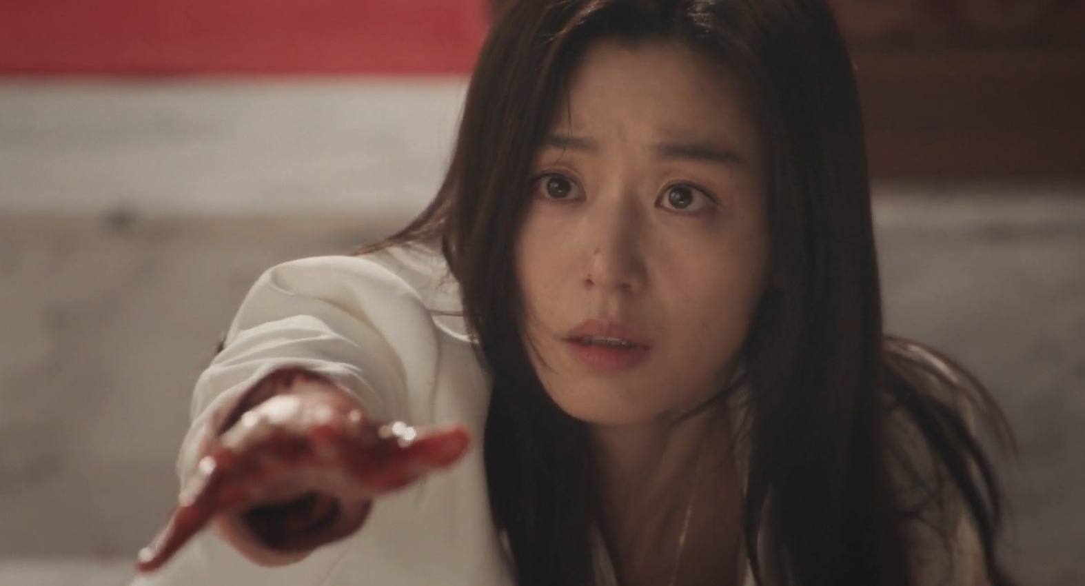 Jun Ji Hyun bị tẩy chay vì Tempest mất hợp đồng quảng cáo lớn