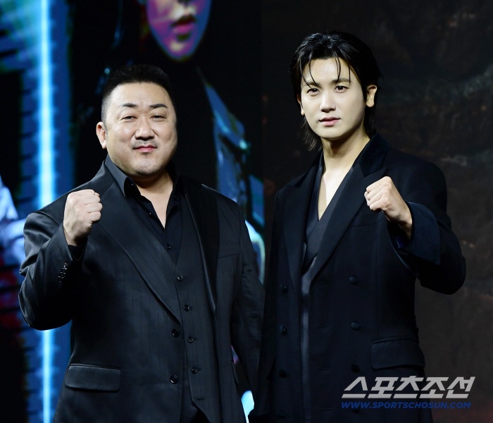 Park Hyung Sik và Ma Dong Seok nhận chỉ trích vì tin đồn cát-xê khổng lồ. Ảnh: Sport Chosun.
