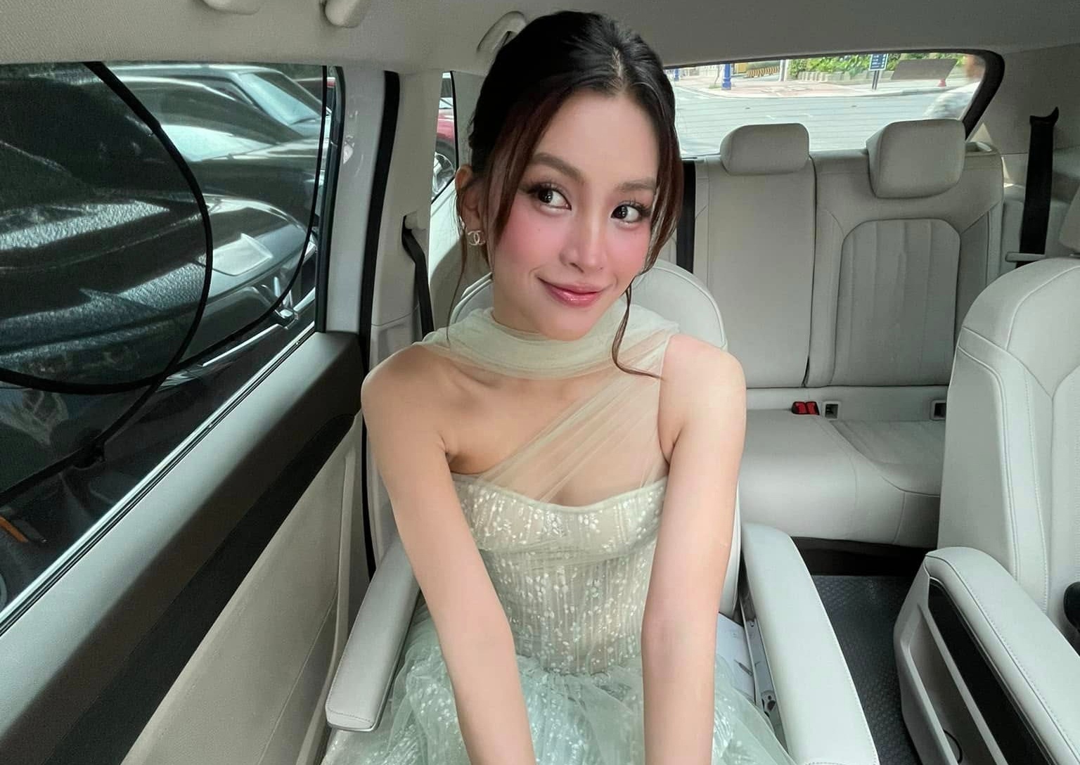 Toan tinh cua Phuong My Chi, Tieu Vy hinh anh