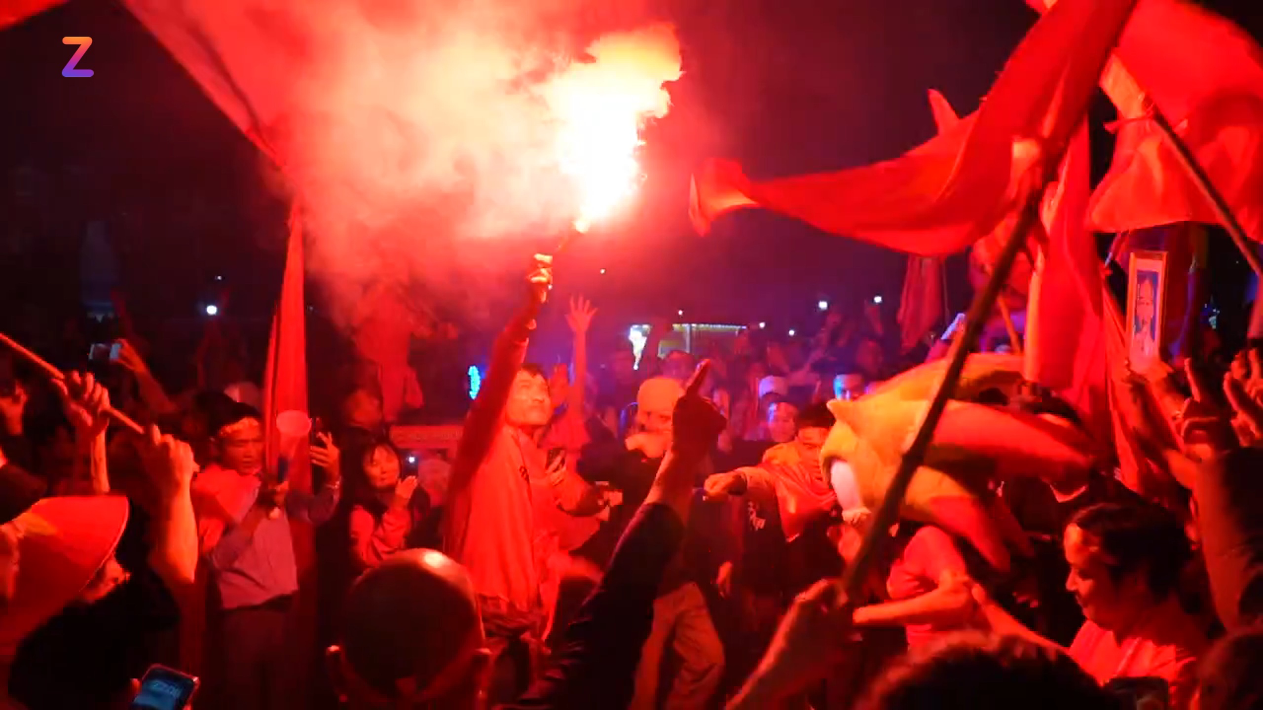 Viet Tri ruc sac do trong ngay chien thang cua tuyen Viet Nam hinh anh