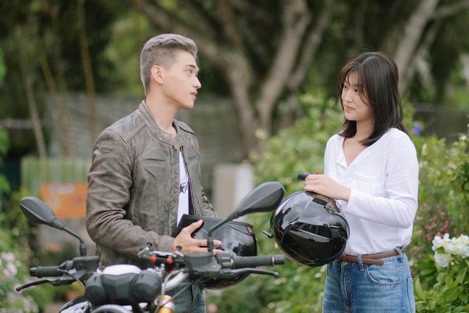 Phim Nụ hôn bạc tỷ