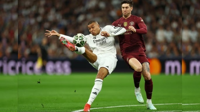 Cu hat-trick khong tuong cua Mbappe hinh anh