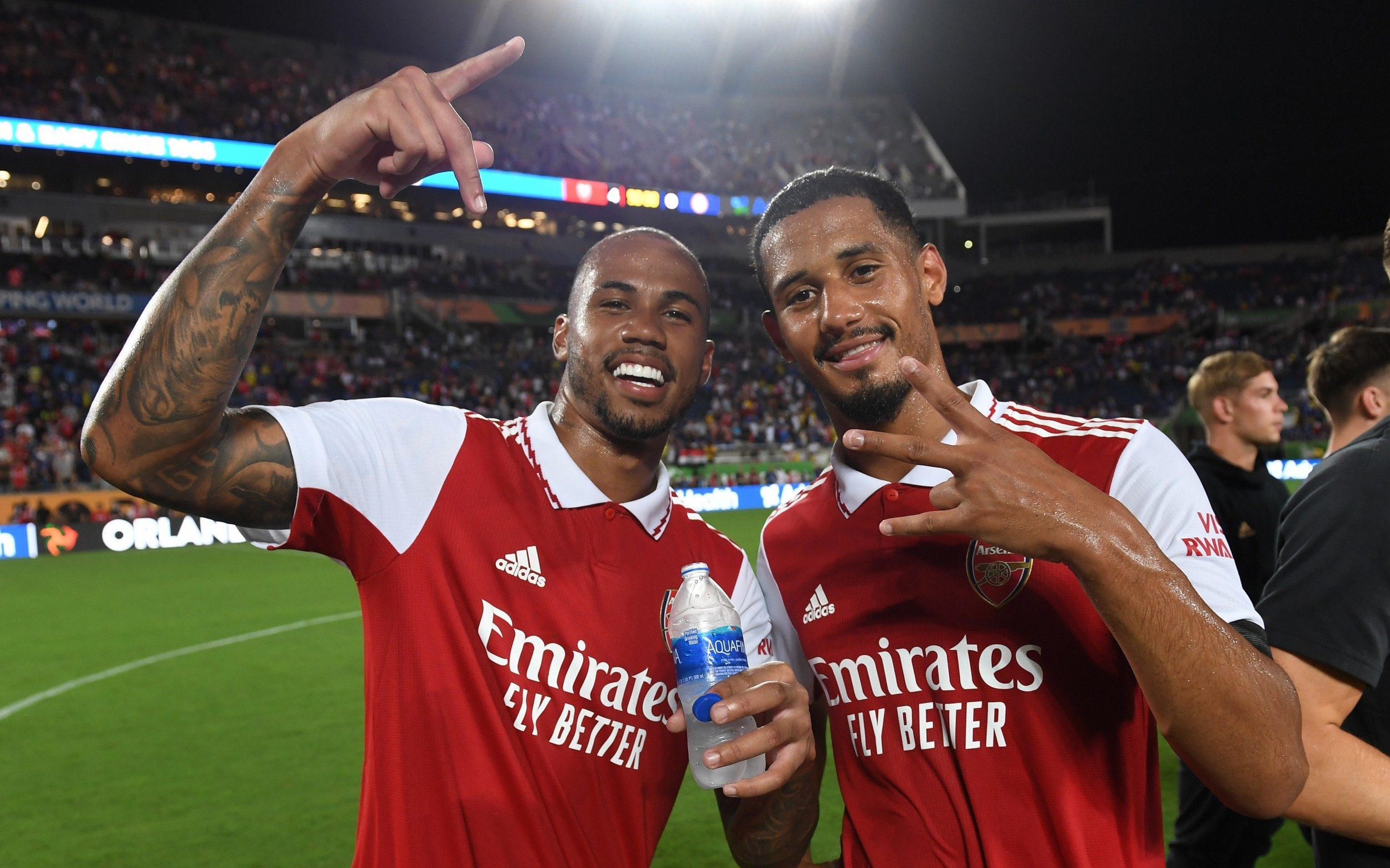 Top 10 trung ve co dinh gia cao nhat hien tai hinh anh