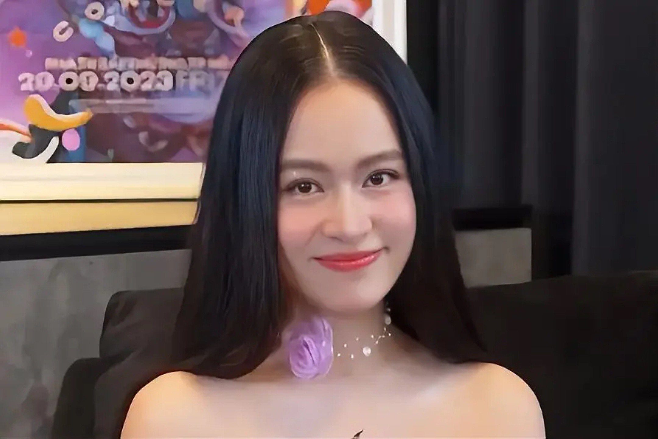 Cuoc choi bac ty nhung van thieu chieu sau cua Hoang Thuy Linh hinh anh