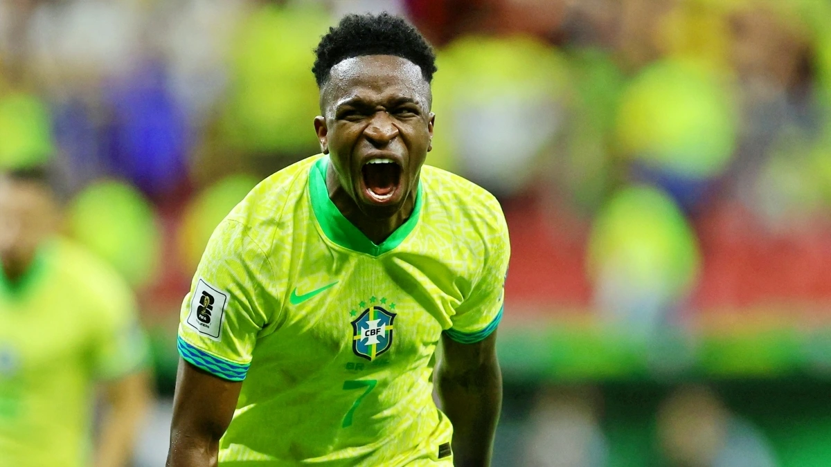 Sieu pham tu khoang cach 30 m cua Vinicius hinh anh