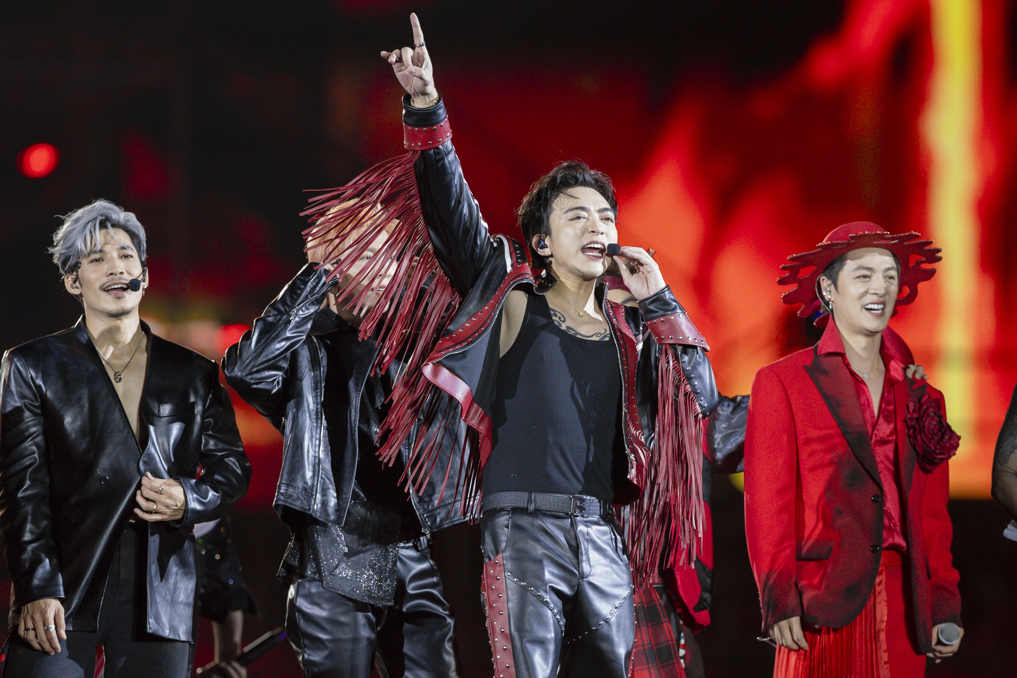 Tiec nuoi sau concert 3 Anh trai vuot ngan chong gai o TP.HCM hinh anh