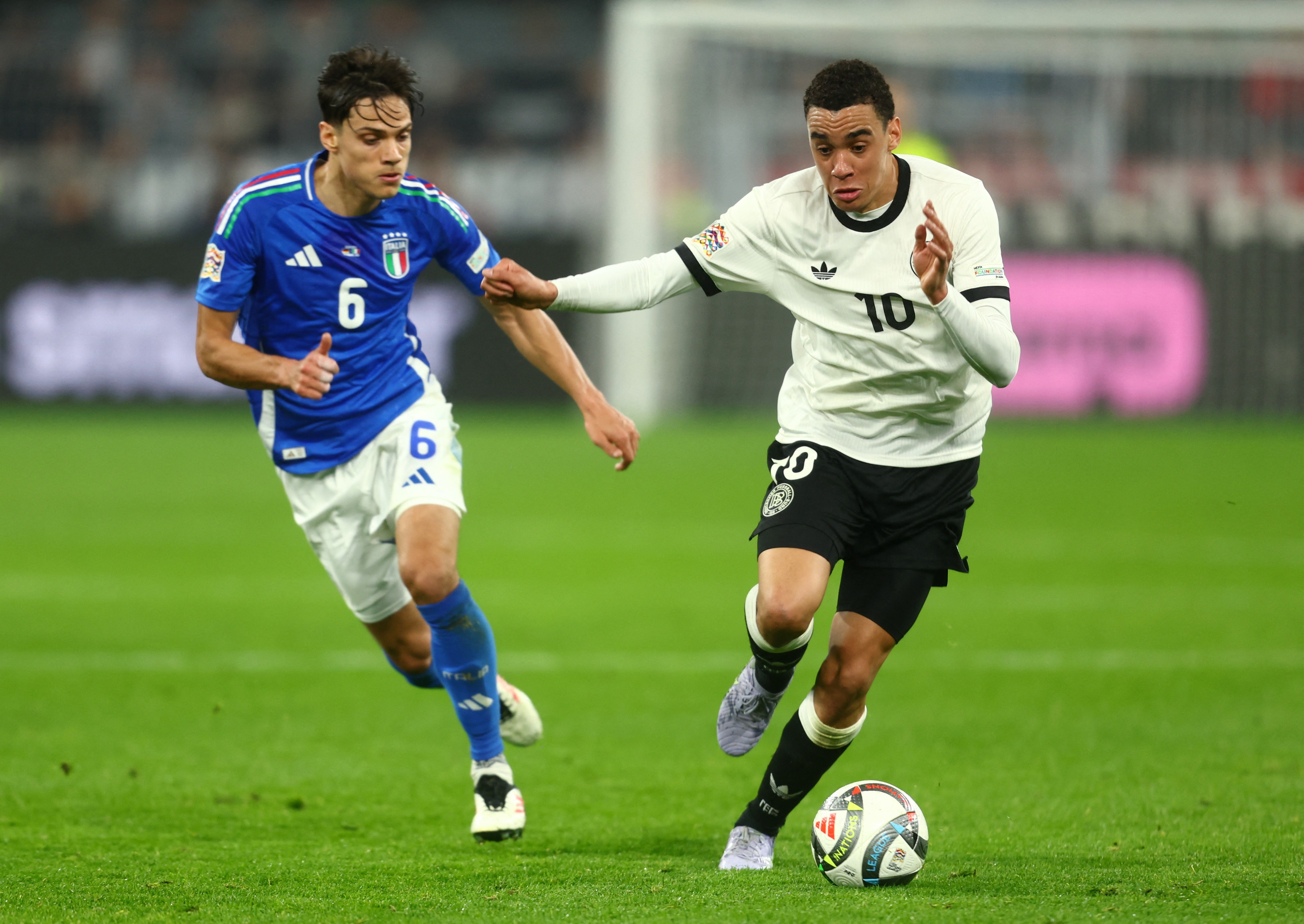 3 ban thang cua tuyen Duc trong tran hoa 3-3 voi Italy hinh anh