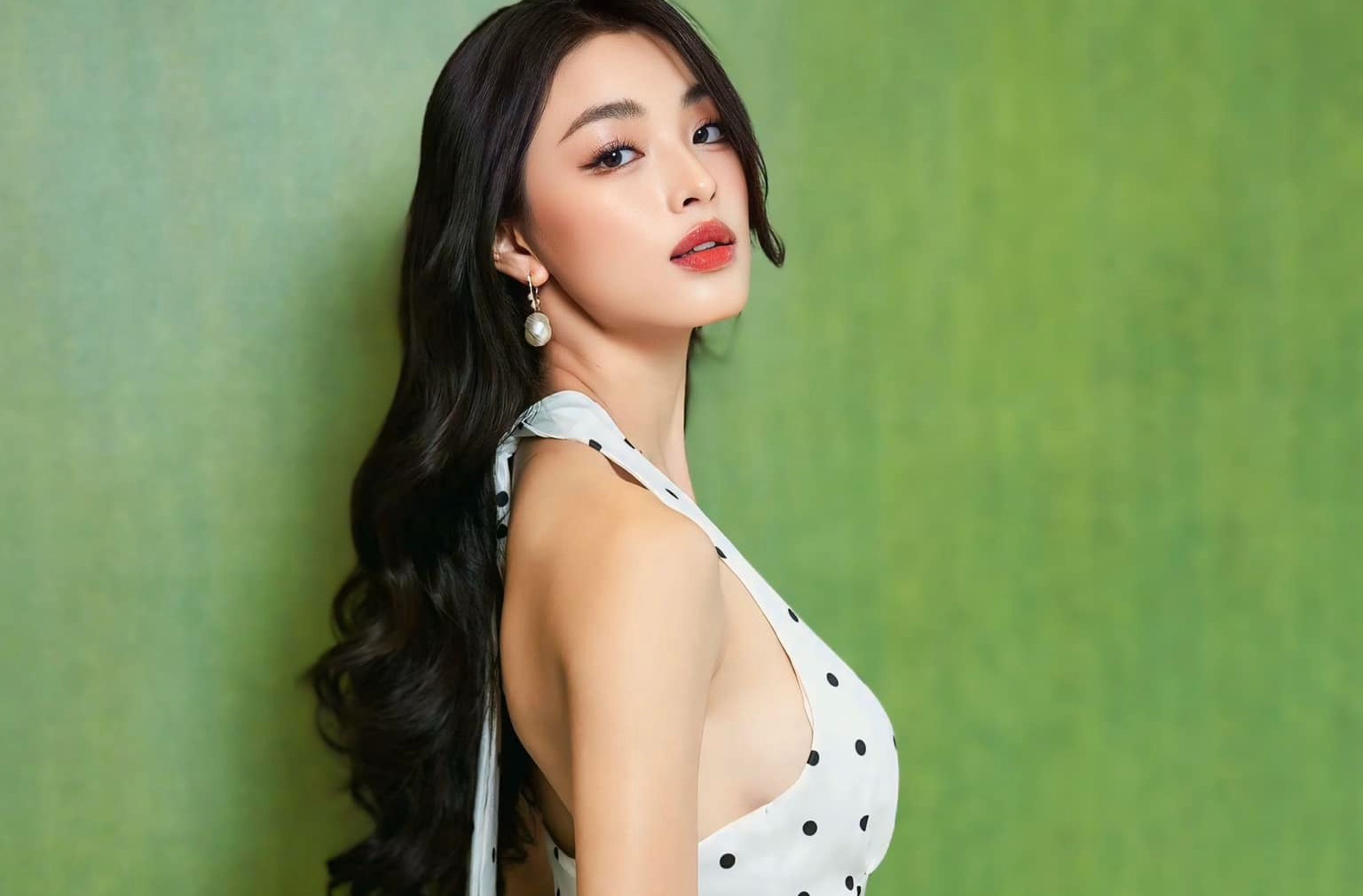 Lan Thy gay tiec nuoi hinh anh