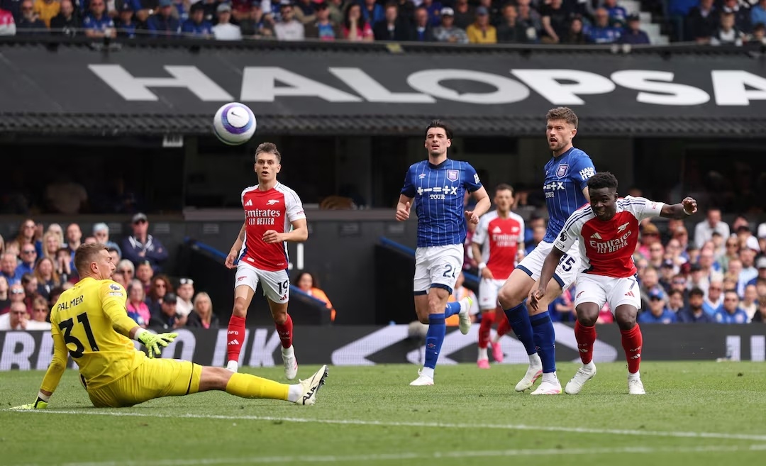 Cac ban thang tran Arsenal huy diet Ipswich hinh anh