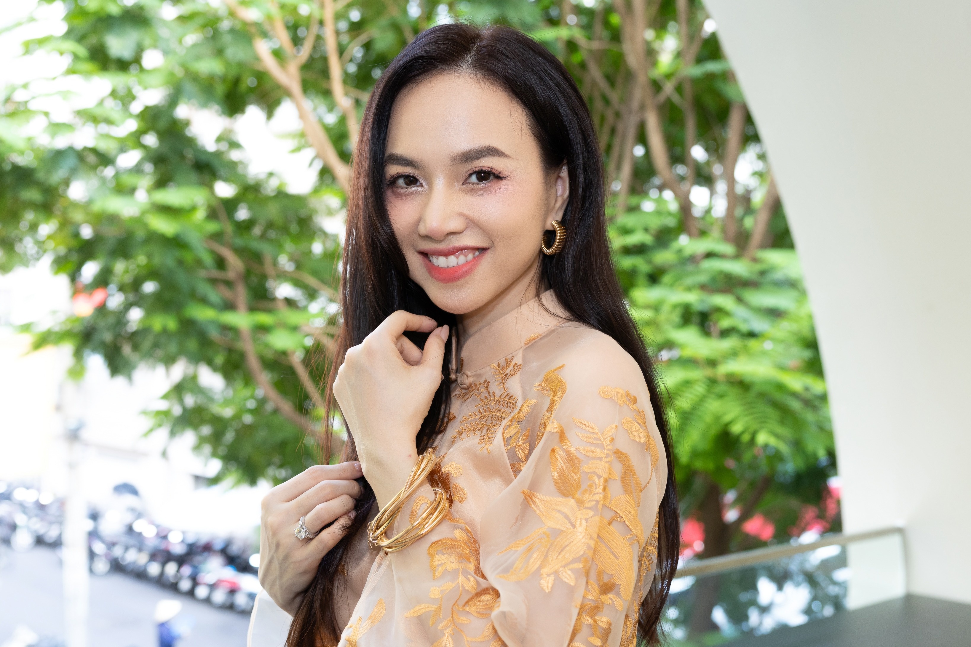 Dinh Ngoc Diep: 'Toi chi la linh, dau lam duoc nhu Minh Ha' hinh anh