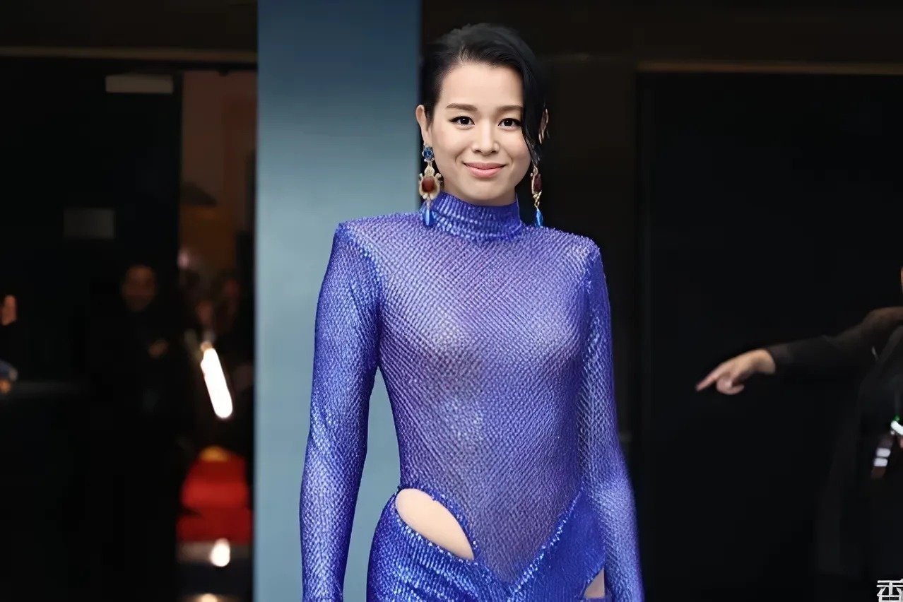 Ho Hanh Nhi noi ve viec chong om nhieu co gai trong bar hinh anh