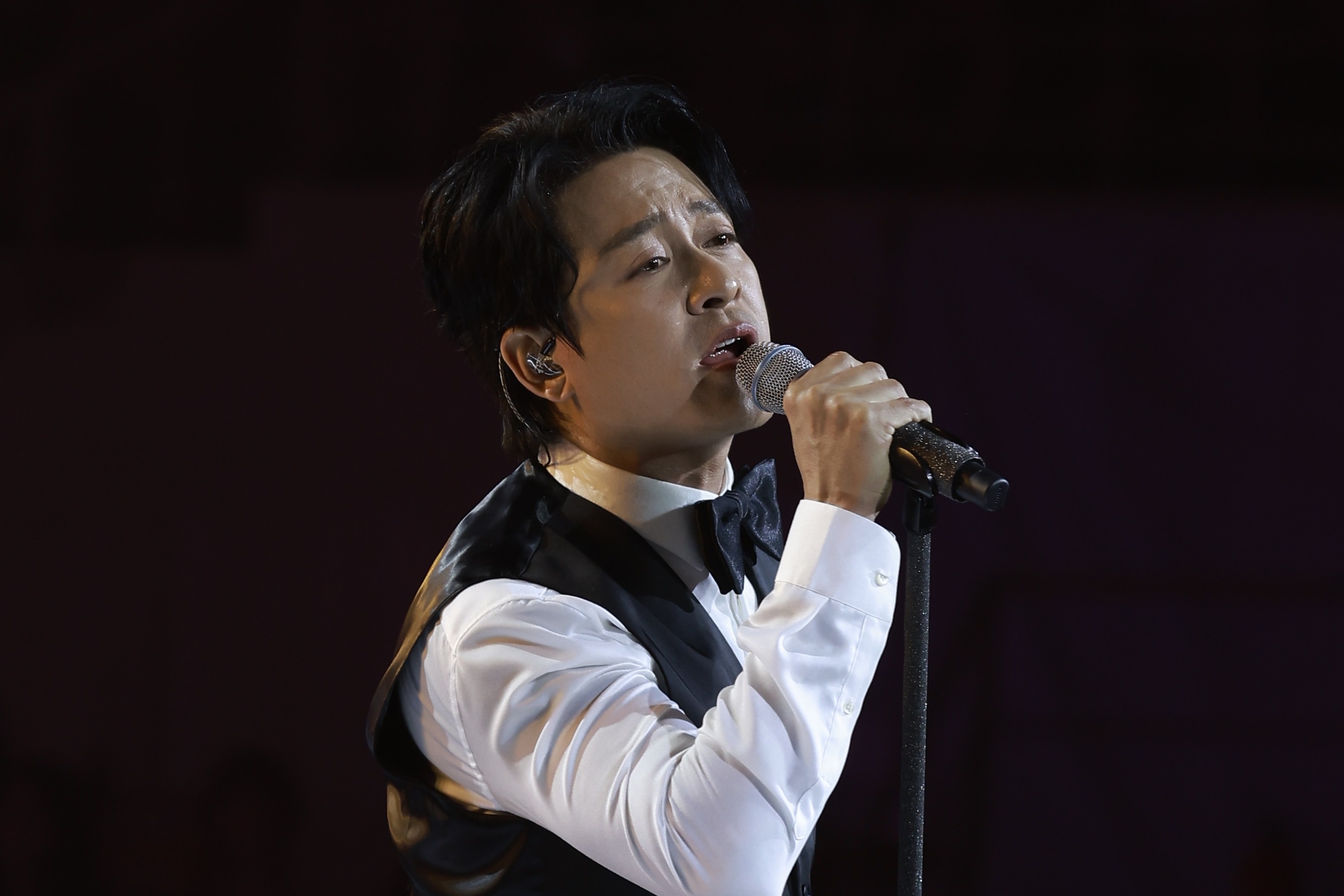 Nuoc mat cua Tuan Hung trong ngay quyet tam thay doi hinh anh