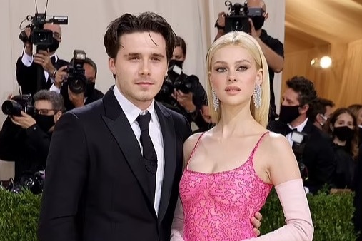 Brooklyn Beckham ung ho vo giua luc gia dinh mau thuan hinh anh