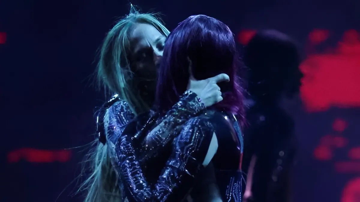 Jennifer Lopez hon lien tiep vu cong tren san khau hinh anh