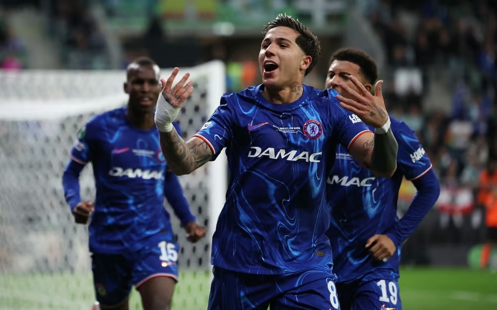 4 ban thang dua Chelsea vo dich  Conference League hinh anh