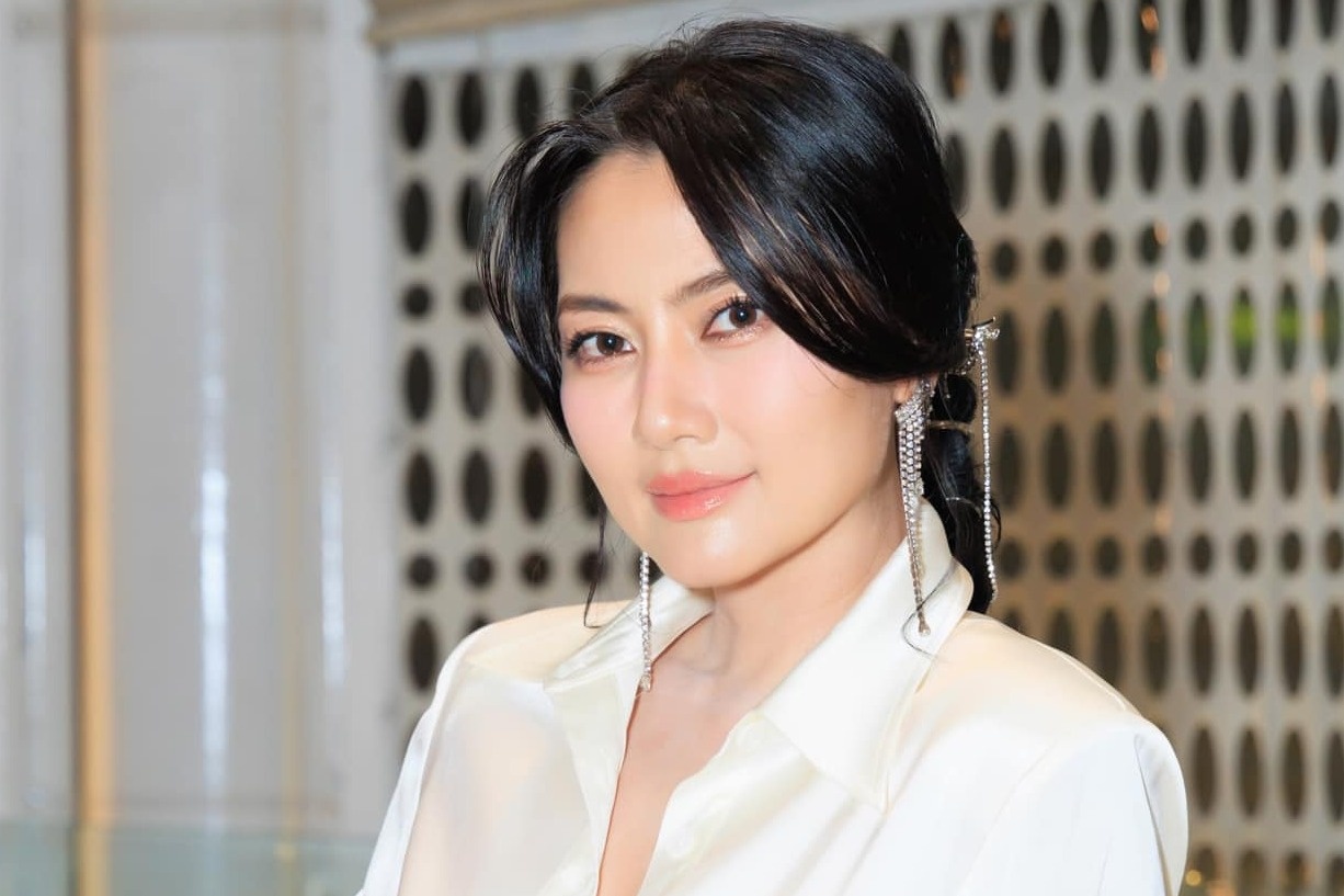 Ngoc Lan buc xuc hinh anh