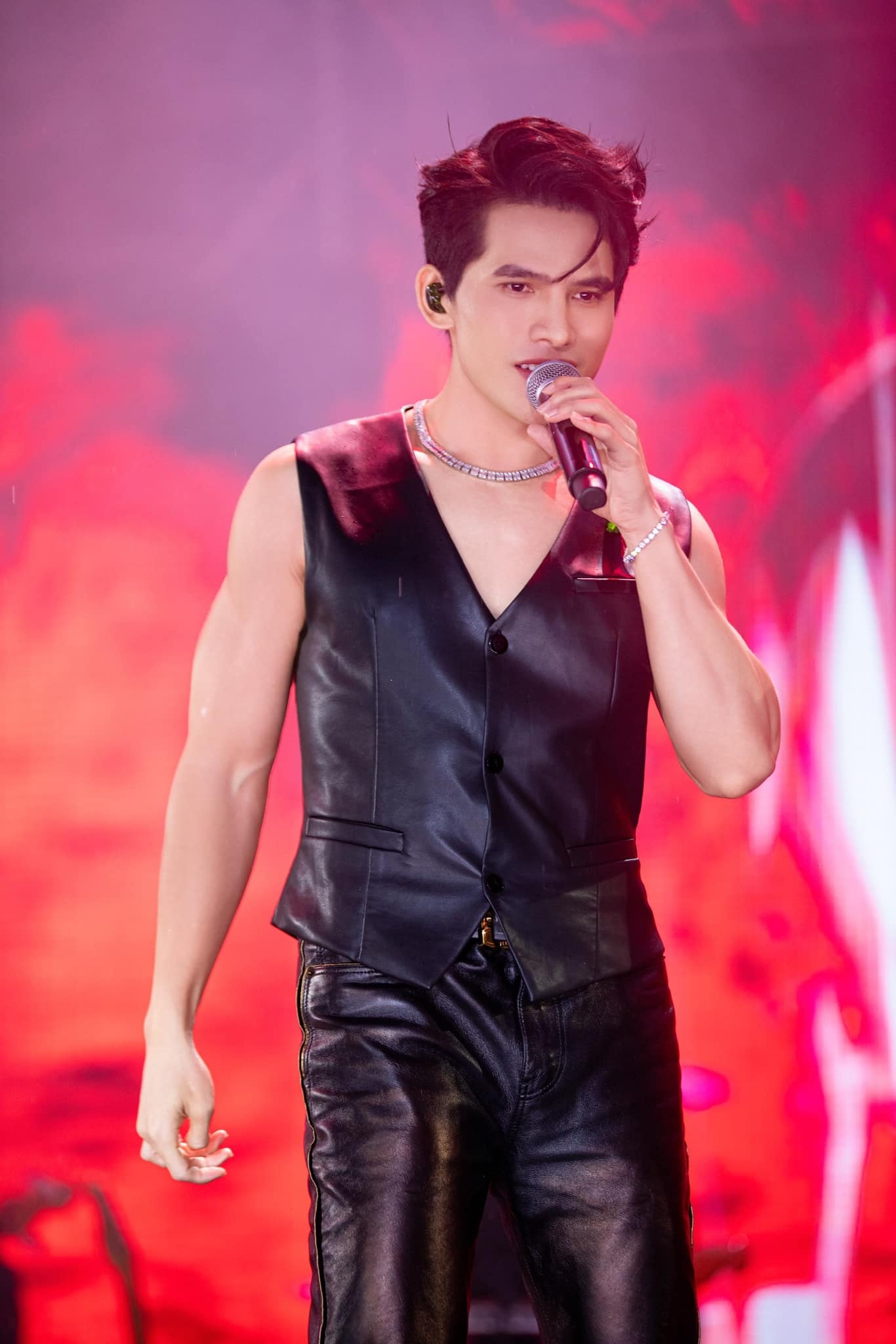 Quoc Thien anh 2