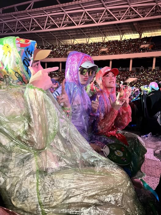 Diep Lam Anh,  Phuong Ly,  Rhyder anh 2