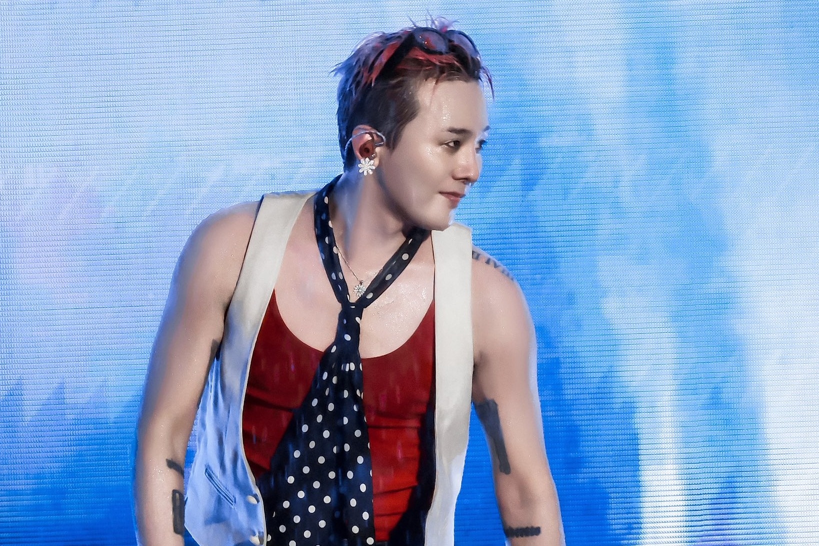 Ve si cua G-Dragon goi san khau mua o My Dinh la 'huyen thoai' hinh anh