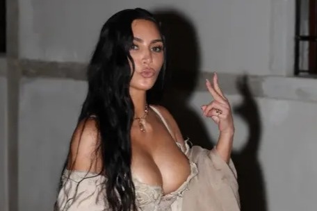 Kim Kardashian vang mat trong tiec do ngu cua ty phu Jeff Bezos hinh anh