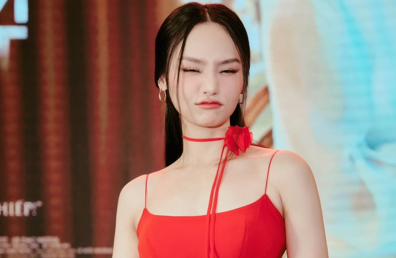 Nghich ly tai Em xinh 'say hi' hinh anh