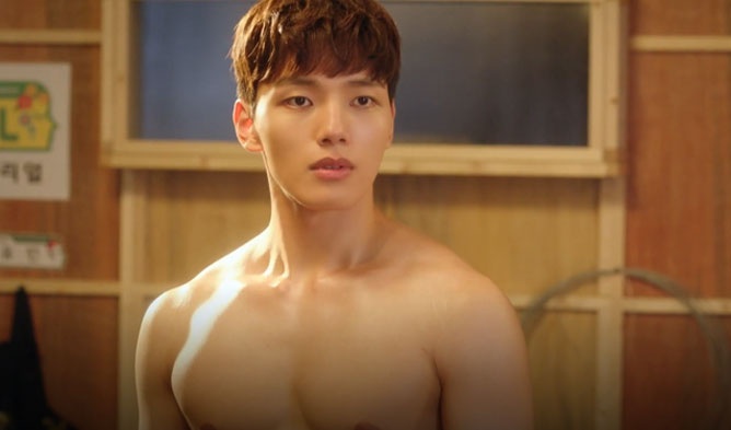 Nam dien vien len tieng viec theo doi trang khieu dam hinh anh