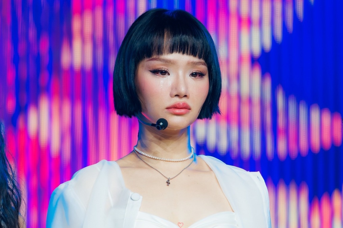 Em xinh 'say hi' bi tho o? hinh anh