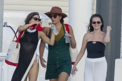 Selena Gomez giam can truoc le cuoi hinh anh