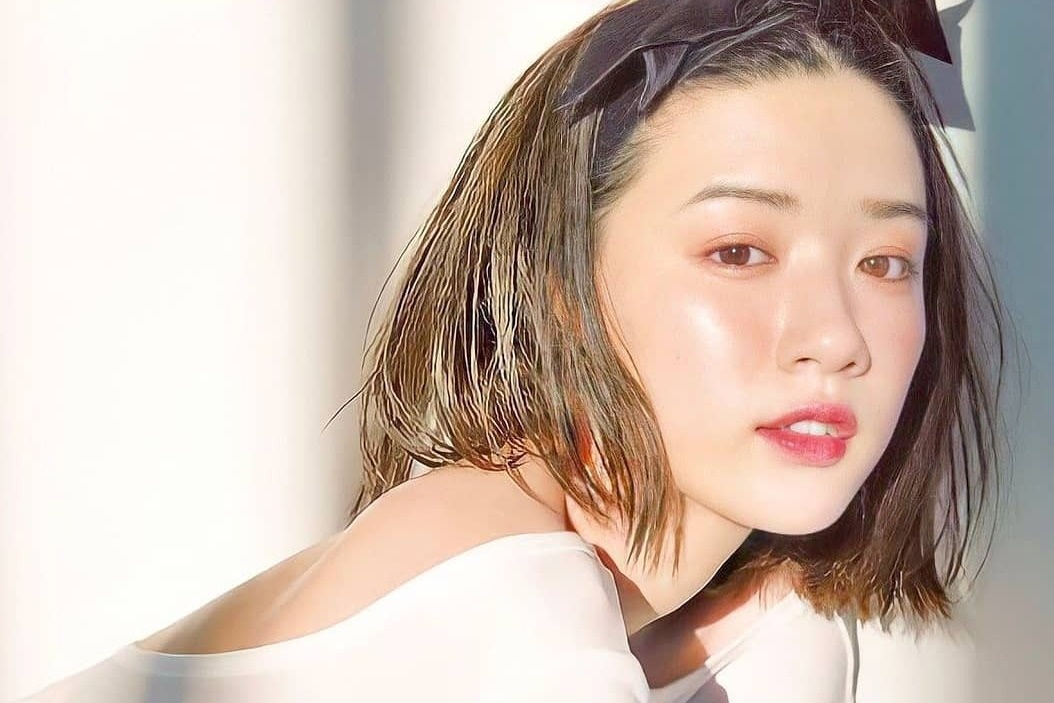 On ao tinh tay ba chan dong showbiz Nhat hinh anh