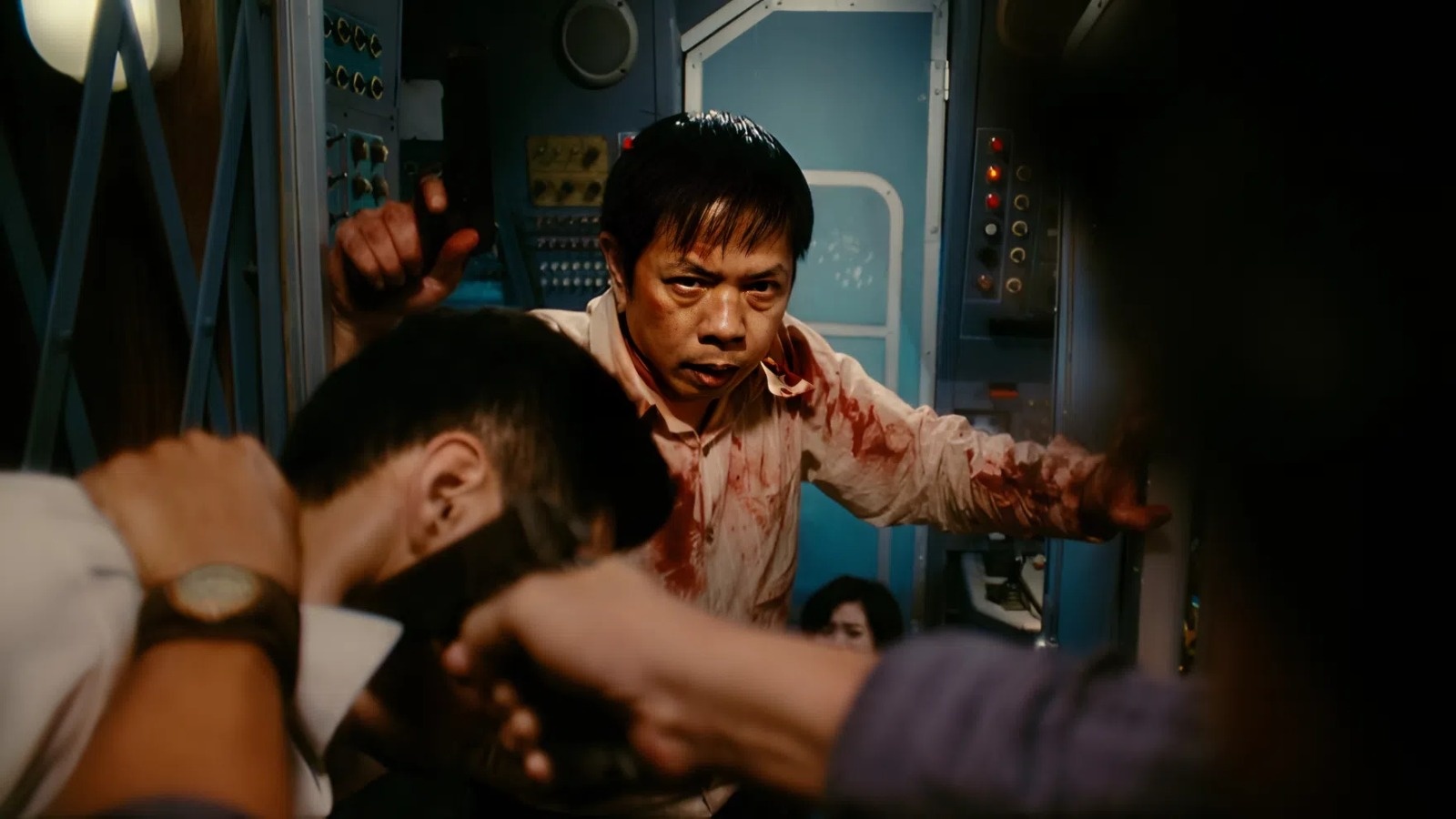 Tu chien tren khong anh 2