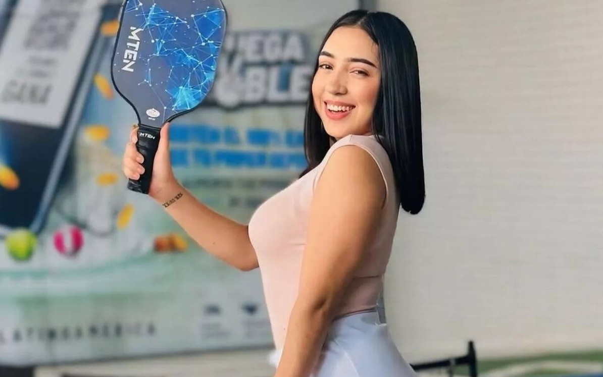 Nu MC qua doi o tuoi 21 do dong kinh hinh anh