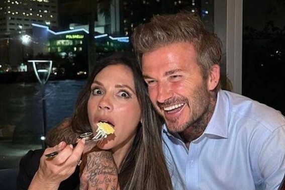 Ly do Victoria Beckham chi an mot mon suot 25 nam hinh anh