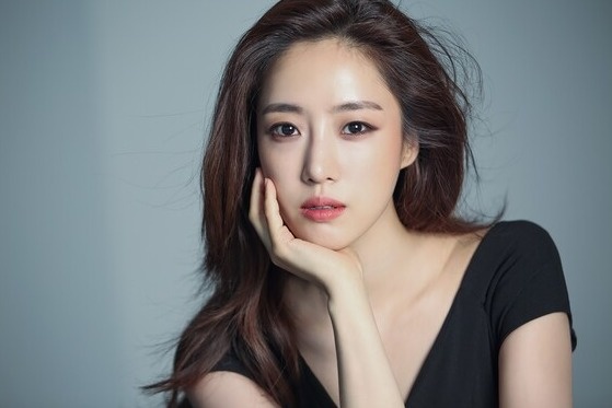 Thanh vien T-ara ket hon hinh anh