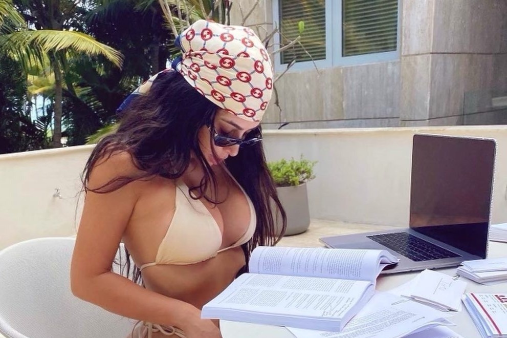 Kim Kardashian thi truot vi ChatGPT hinh anh