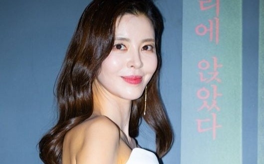 Gan 20 nam song trong kho so cua ac nu ‘Giay thuy tinh’ hinh anh