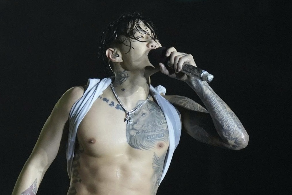 Jay Park coi ao trinh dien, khoe co bap o TP.HCM hinh anh