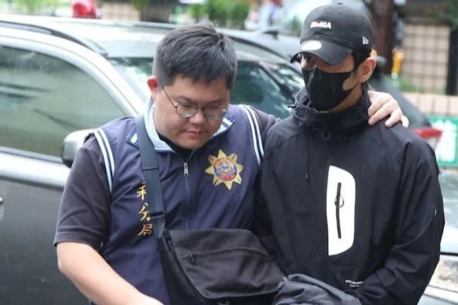 Tinh canh nhieu nam nghe si bi bat hinh anh