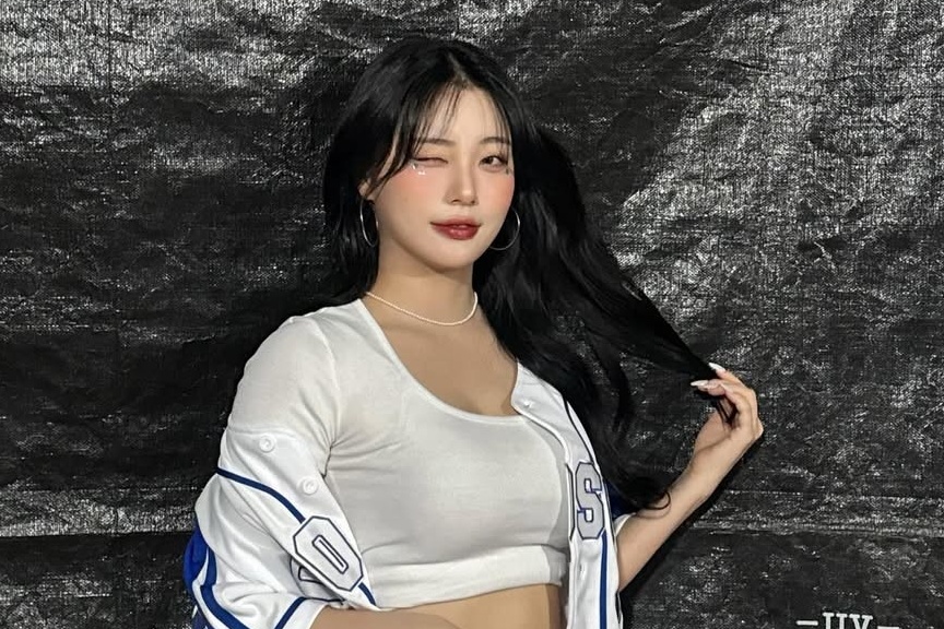 Nu idol di kham tam than vi bi quan ly quay roi tinh duc hinh anh